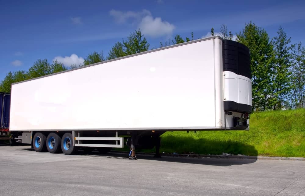By controlling the temperature and humidity levels within the trailer, food arrives at its destination in perfect condition.