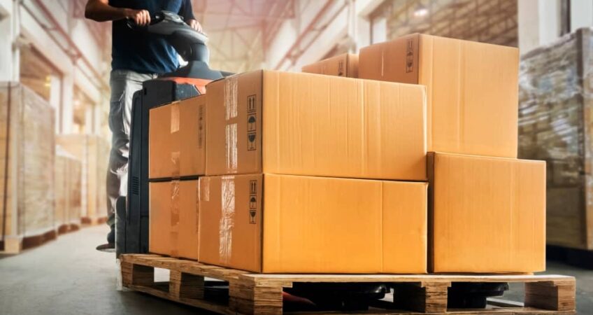 Depending on the type of package you need to send, where it's going, and how quickly you need it to get there, either freight services or courier services will be the right choice for you.